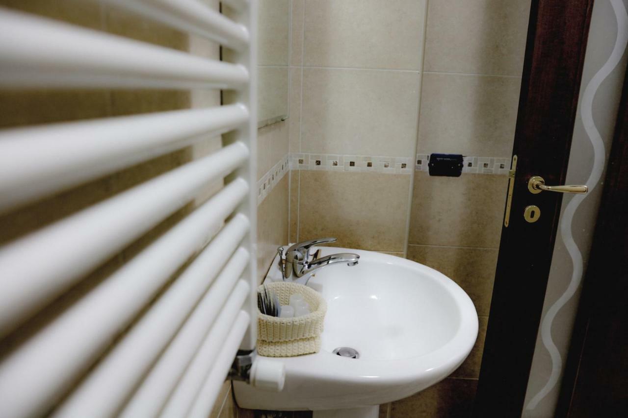 Spicchi Di Sole Bed and Breakfast Napoli Eksteriør billede