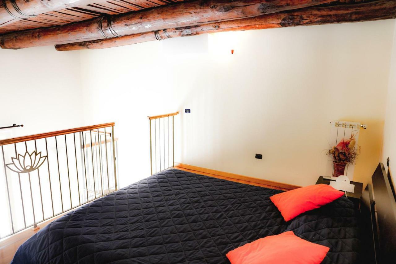Spicchi Di Sole Bed and Breakfast Napoli Eksteriør billede